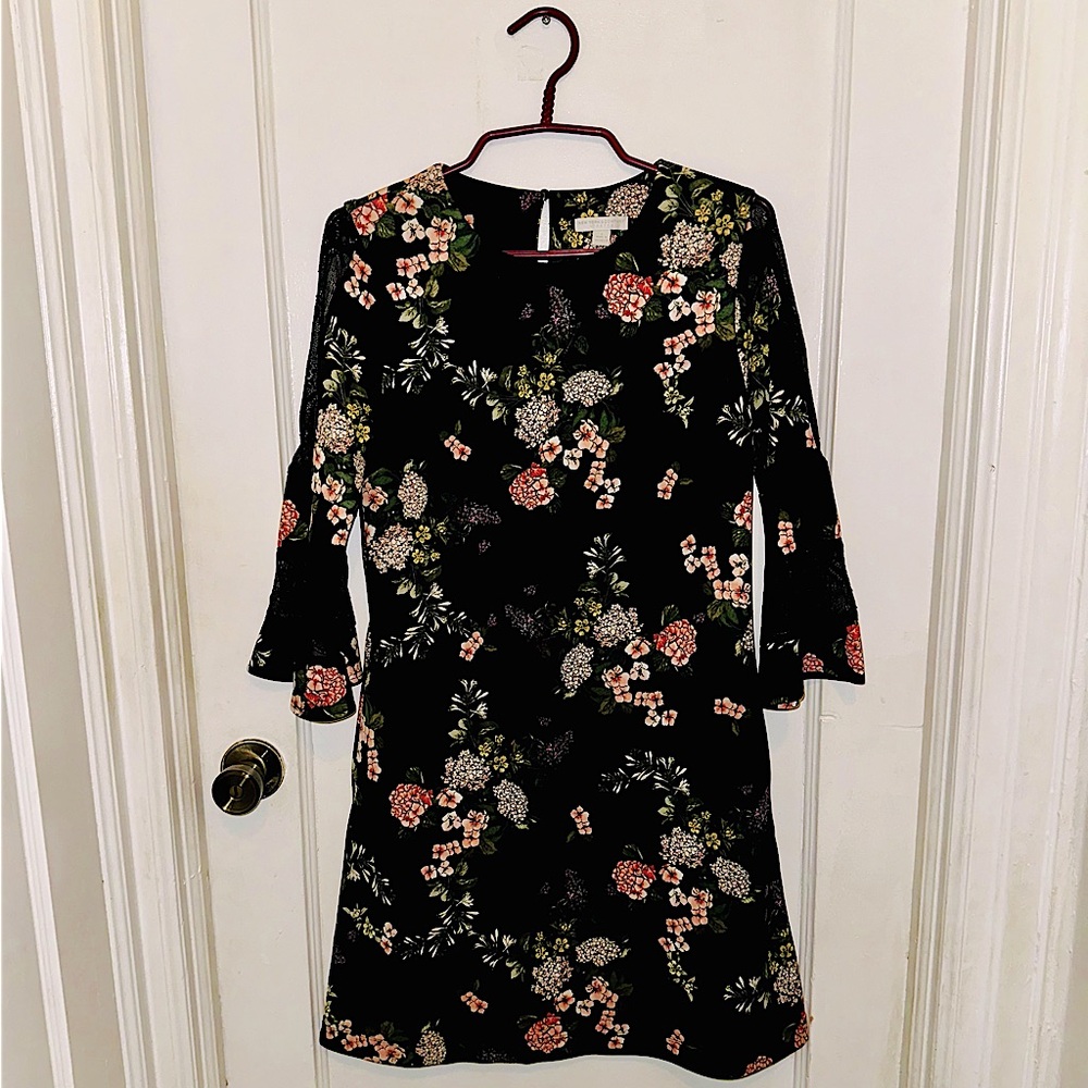 New York & Company: Stretch Floral Knee Length Dress